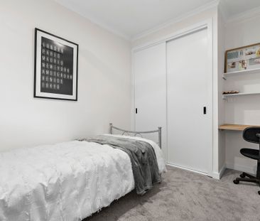 Chic Modern Living in the Frankston High School Zone - Photo 5