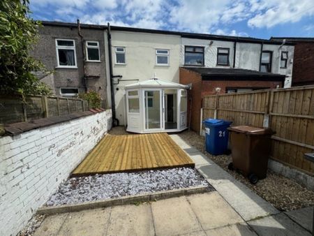 2 Bedroom Terraced House - Photo 4