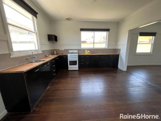 Neat & Tidy 2 bedroom Home! - Photo 1
