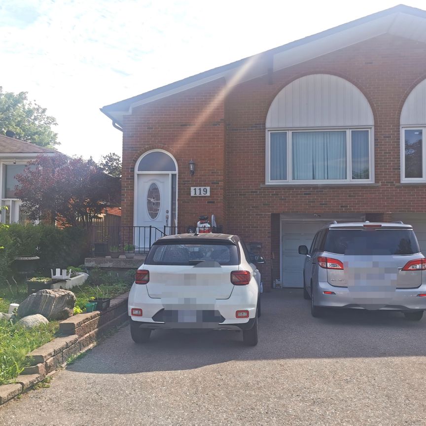 For Lease - 119 Shawnee Circle, Toronto, Ontario - Photo 1