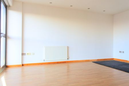 2 Bed Flat, Varcoe Road, SE16 - Photo 2