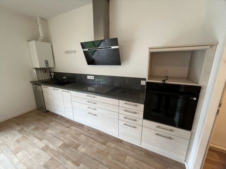 Location Appartement 3 pièces 69m² - Photo 2