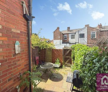 2 bedroom end of terrace house to rent - Photo 4