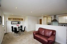 2 bed Apartment for Rent - Photo 3