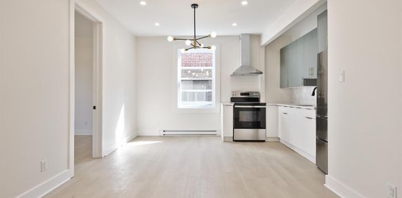 1 Bedroom Unit - 4188 Boulevard Décarie, Montréal - Photo 2