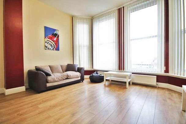 Ocean Apartments, St. Helens Parade, Southsea, PO4 - Photo 1