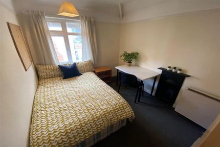 1 bedroom in a house share to rent - Photo 5