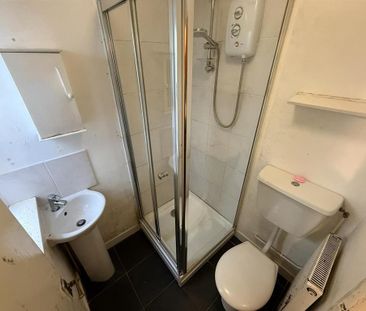 2 bedroom semi-detached house to rent - Photo 6