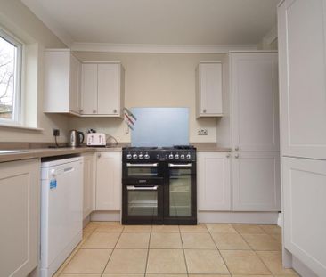 5 bedroom semi-detached house to rent - Photo 3