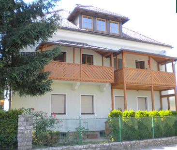 Mietwohnung im Privatpark mit großem Balkon und Garage in Ruhelage - Photo 2