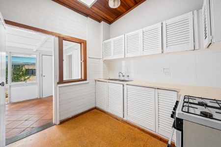 Move-In Ready 2-Bedroom Home in Prime Brunswick West Location - Photo 5