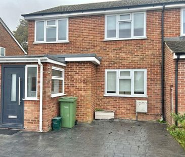 4 bedroom semi-detached house to rent - Photo 1