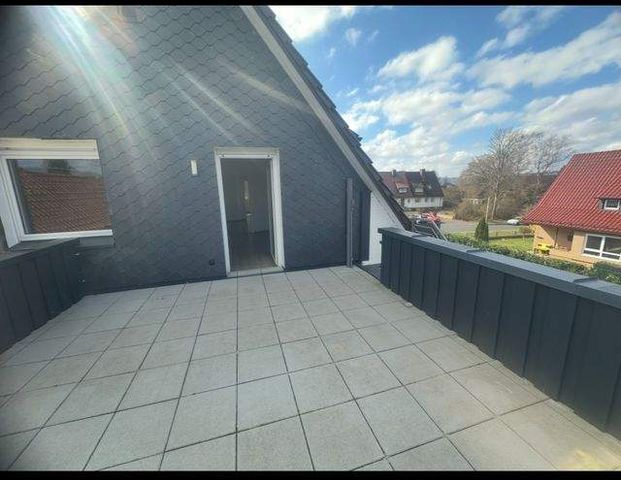 Sehr schöne 5 Zimmer Maisonette in einem Zweifamilienhaus mit Gartennutzung und großen Balkon - Photo 1