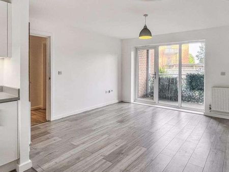 Ruskin Court, Oakridge Road, HP11 - Photo 2