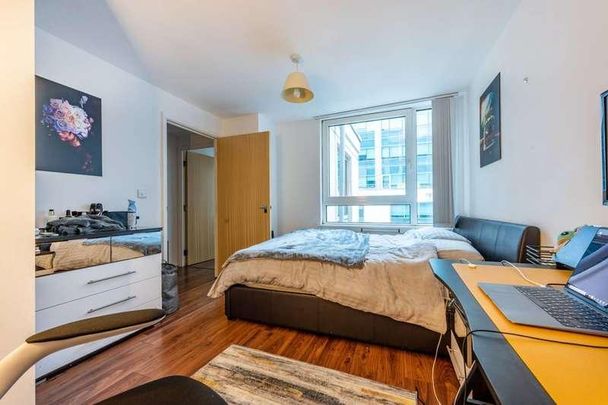 St George Wharf, Vauxhall, SW8 - Photo 1