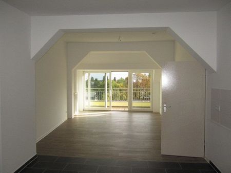 sanierte bzw. renovierte 3 Zimmer DG Wohnung in Adlershof mit Dachterrasse, offener Küche, Badewanne + Dusche - Photo 4