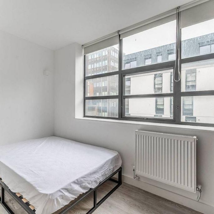 Studio to rent - Photo 1