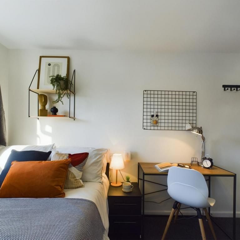 6 bedroom house to rent - Photo 1