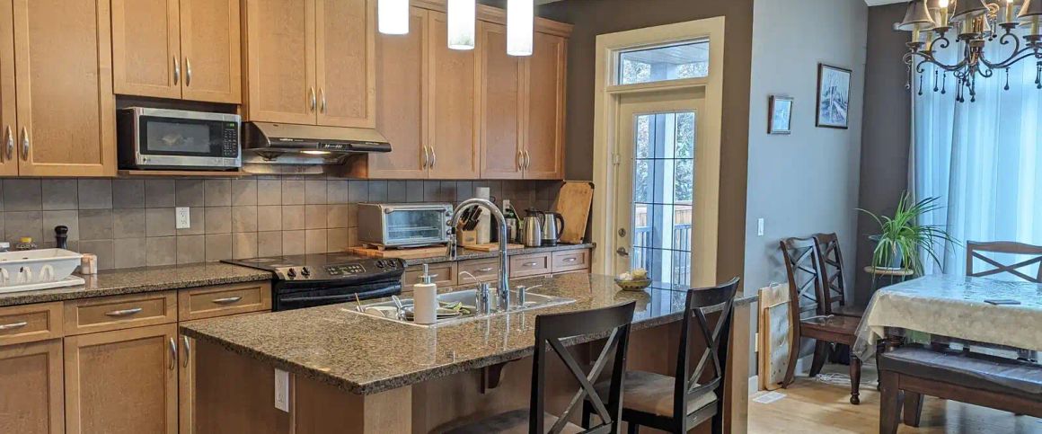 3 Bright rooms - rent separately or together — 3 Bedrooms Room For Rent - Photo 1