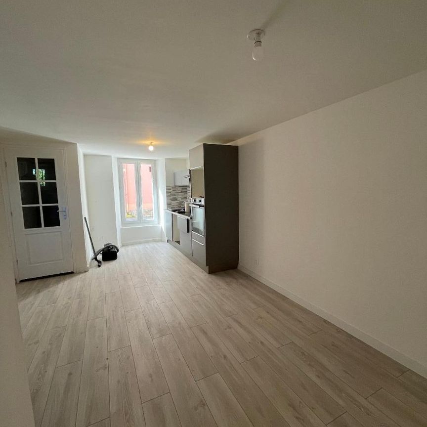 Location Maison 4 pièces 85m² ROUGIERS 83170 - Photo 1