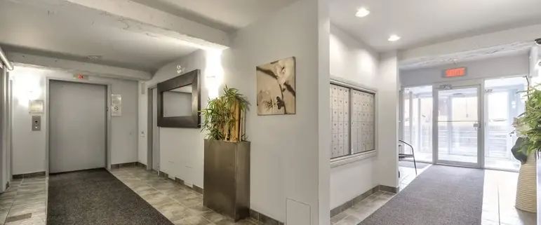 Villa Du 60 | 60 avenue des pins, Montreal - Photo 1