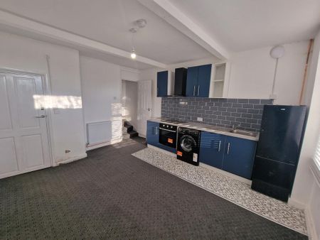 2 bedroom terraced house to rent - Photo 2