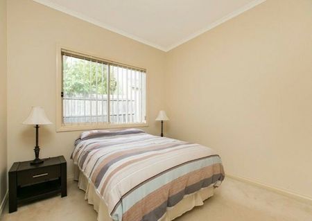 LOVELY THREE BEDROOM HOME IN IDEAL LOCATION - Photo 4