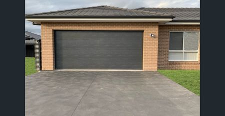 Great family home in the heart of Thirlmere - Photo 2