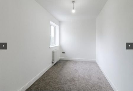 3 bedroom end of terrace house to rent - Photo 5