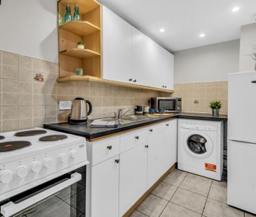 4 WINSTANLEY TERRACE Leeds - LS6 1DS - Photo 5