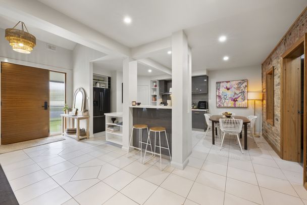 Charming 3 Bedroom Home in Newington - Photo 1