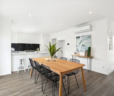 Exceptional Double-Storey Home in Seaford's Prime Location - Photo 3