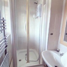 Room in a Shared Flat, Frensham Drive, SW15 - Photo 3