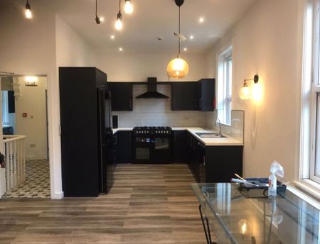 6 Bed - 85 Victoria Road, Hyde Park, Leeds - LS6 1DR - Student - Photo 2