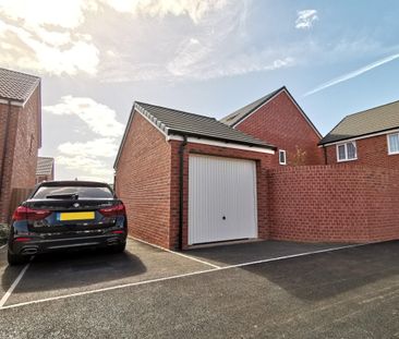 Hob Close, Monkton Heathfield, Taunton - Photo 1