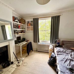Room in a Shared Flat, Hartington Road, SW8 - Photo 2