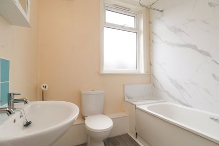 2 bedroom terraced house to rent - Photo 5