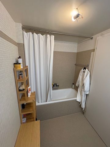 Appartement 3.5 pièces au rez-de-chaussée, idéalement situé près du centre-ville - Photo 5