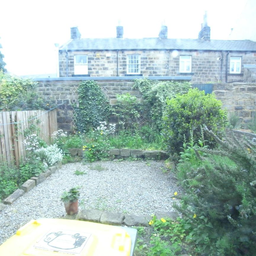 2 bedroom terraced house to rent - Photo 1