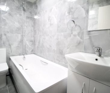 3 bedroom terraced house to rent - Photo 6