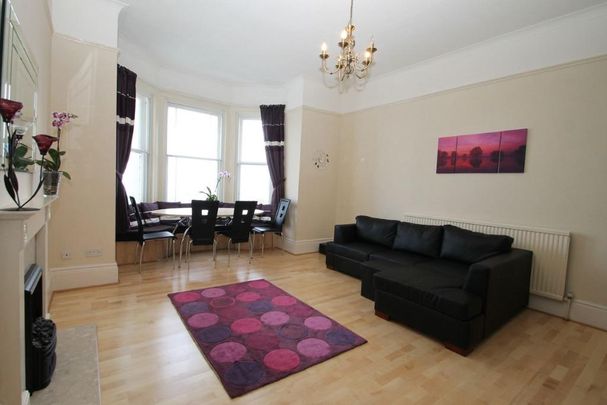 3 bedroom flat to rent - Photo 1