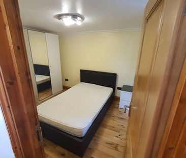 Room in a Shared House, The Drive, CR7 - Photo 2