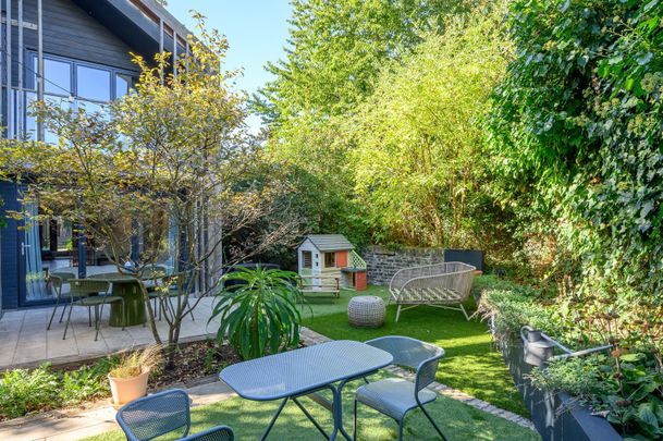 4 Bed Detached House, Navarino Grove, E8 - Photo 1