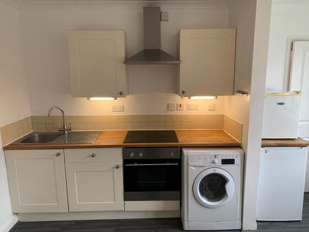 1 bedroom flat to rent - Photo 3