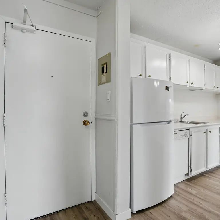 - 1 Bedroom at Chancellor Gate - Photo 1