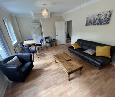 3 bedroom semi-detached house to rent - Photo 6