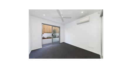 Modern, comfortable, and conveniently located, this spacious apartment offers a relaxed lifestyle close to everything. - Photo 5