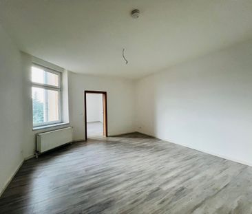 Großzügig, zentral, mit kleinem Garten! - Photo 1