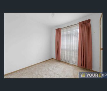 Fountain Gate Shopping Centre just a 2-minute walk away! - Photo 5