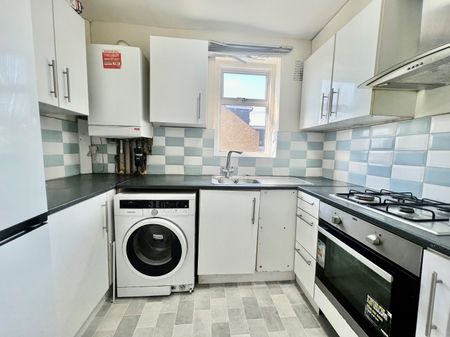 Meanley Road Manor Park E12, London - Photo 3